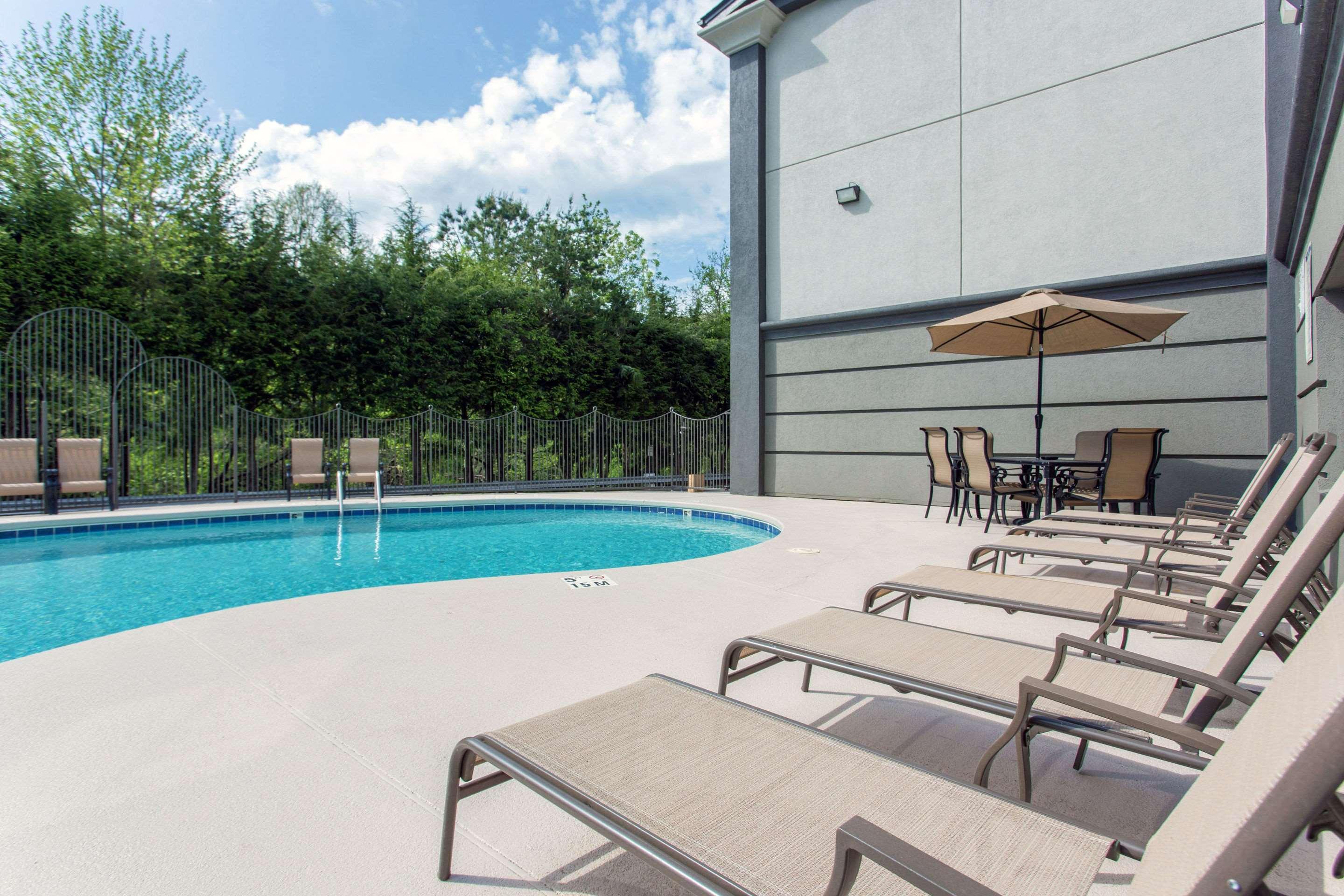 Comfort East-blue Ridge Pkwy Access 3*